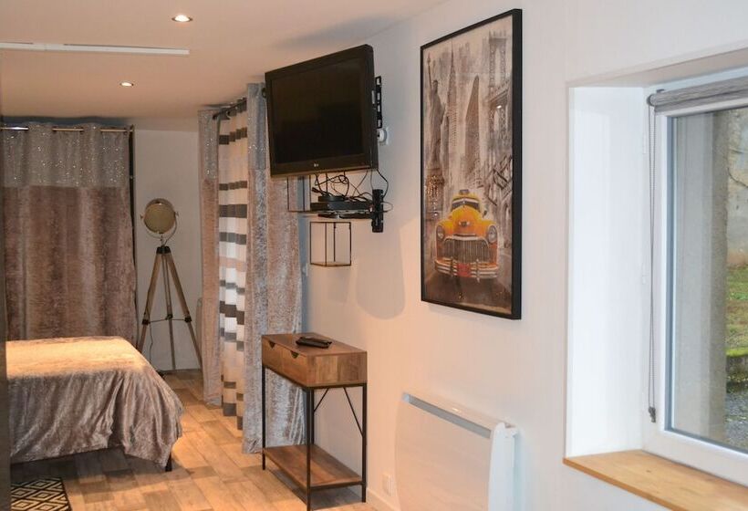 بنسيون A La Fontaine Fleurie