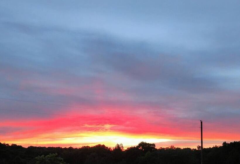 بنسيون Clean, Cozy Home W Kitchen Near I 24 Pet Friendly