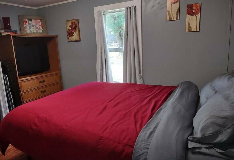 بنسيون Clean, Cozy Home W Kitchen Near I 24 Pet Friendly