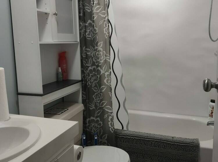 بنسيون Clean, Cozy Home W Kitchen Near I 24 Pet Friendly