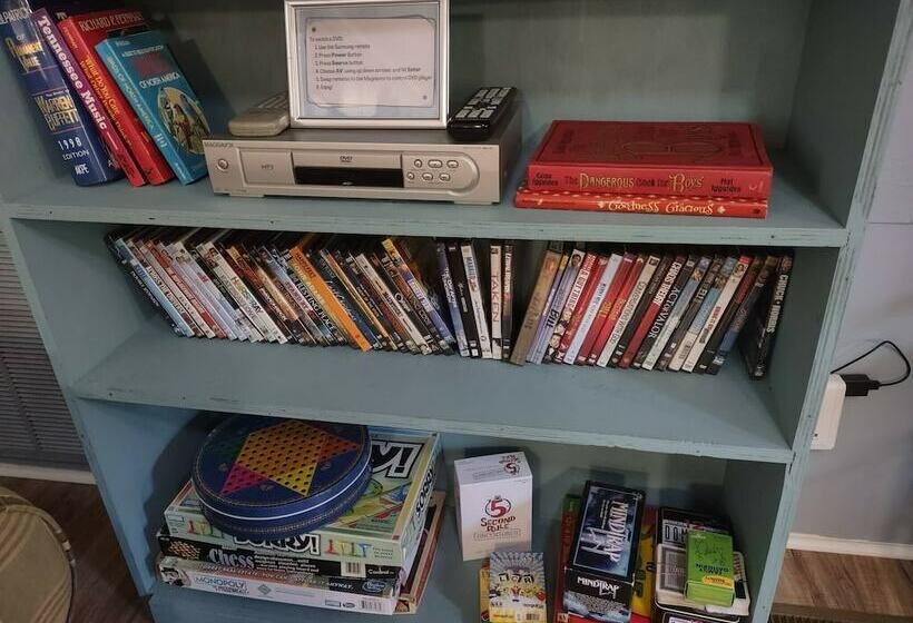 بنسيون Clean, Cozy Home W Kitchen Near I 24 Pet Friendly