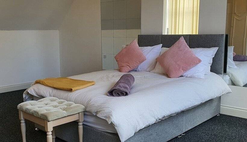 ペンション Luxury King House