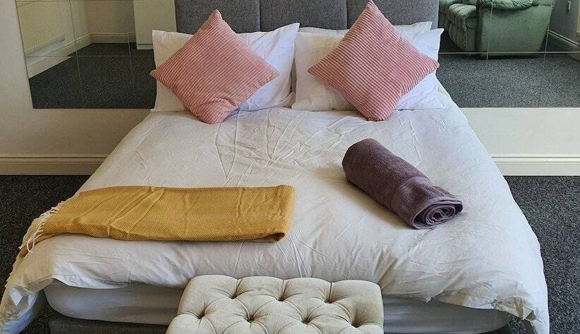 ペンション Luxury King House