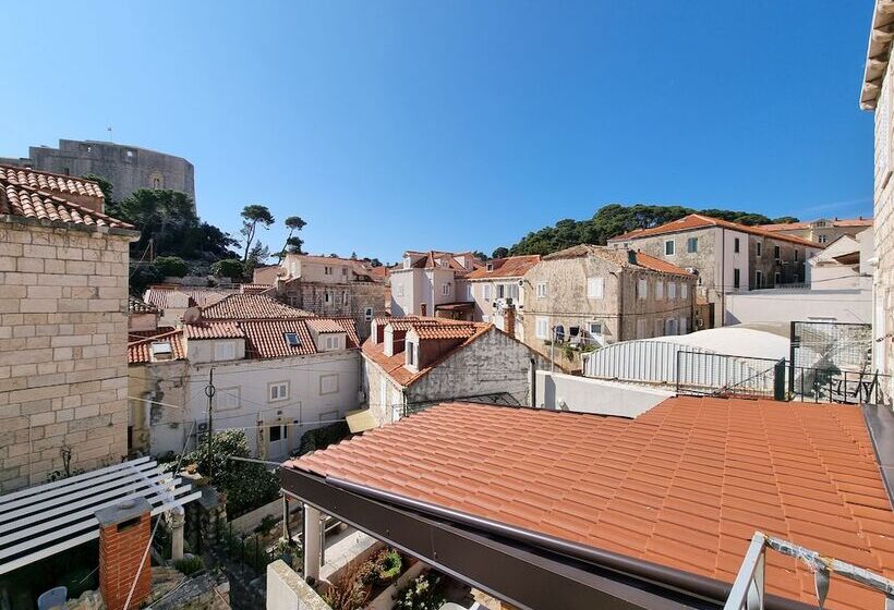 膳宿费 De Spot Guest House