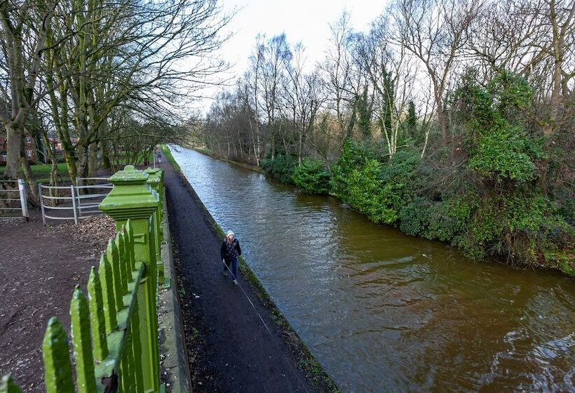 פנסיון Pillo Rooms   Cosy 2 Bed House In Eccles