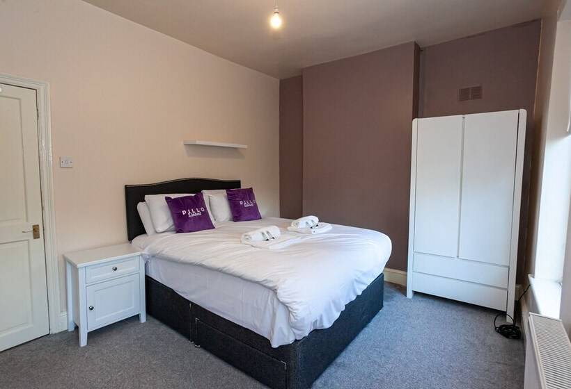 פנסיון Pillo Rooms   Cosy 2 Bed House In Eccles