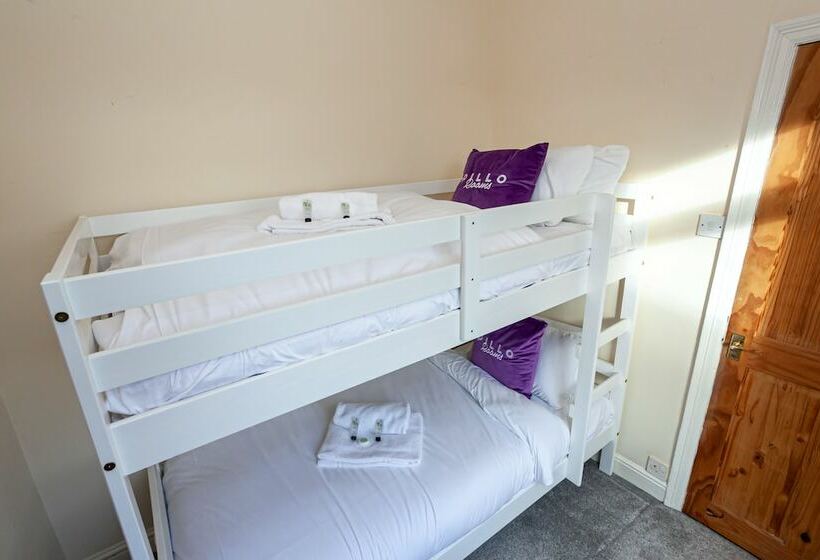 פנסיון Pillo Rooms   Cosy 2 Bed House In Eccles