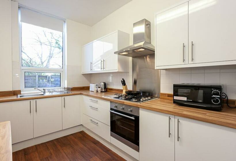 פנסיון Pillo Rooms   Cosy 2 Bed House In Eccles