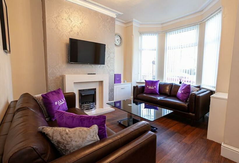 פנסיון Pillo Rooms   Cosy 2 Bed House In Eccles