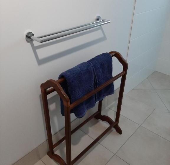 بنسيون Room In Guest Room   Cozy Room With Separate Entrance And Ensuit Bathroom