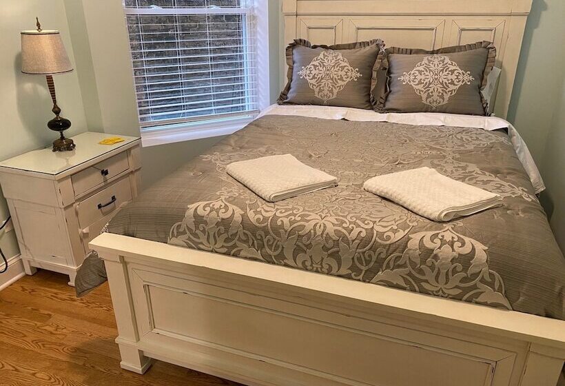 پانسیون Wrigleyville Inn