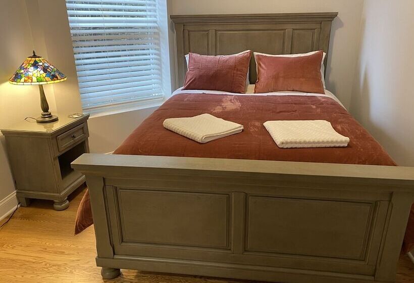 پانسیون Wrigleyville Inn