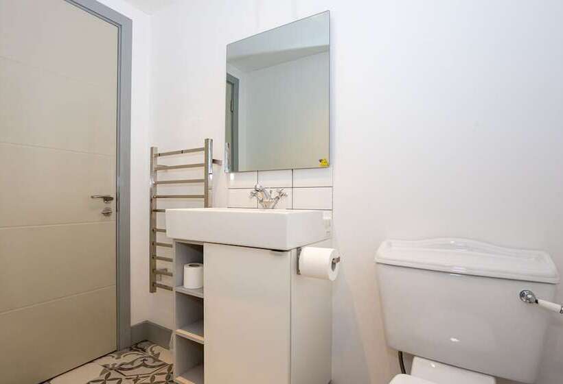 Pillo Rooms Serviced Apartments Salford