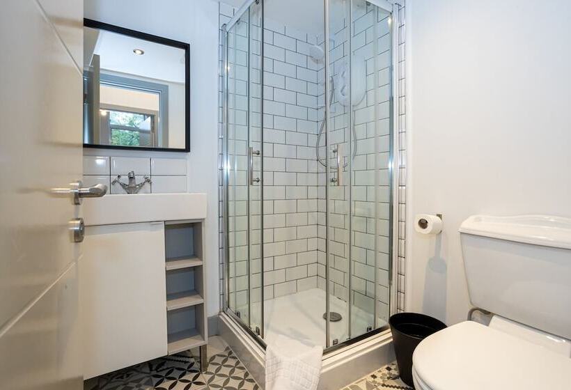 Pillo Rooms Serviced Apartments Salford