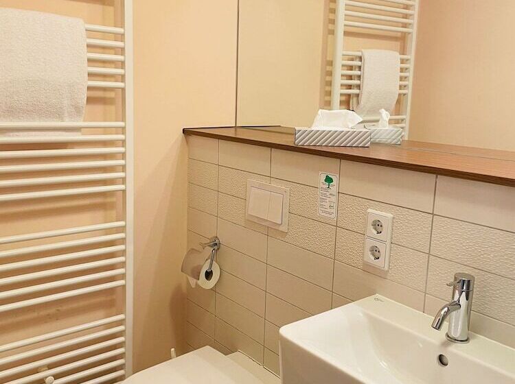 Point Hotel Apartments & Rooms