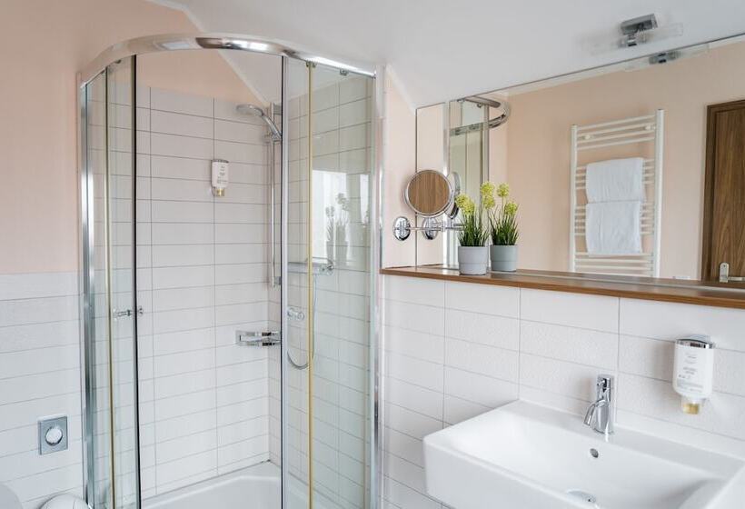 Point Hotel Apartments & Rooms