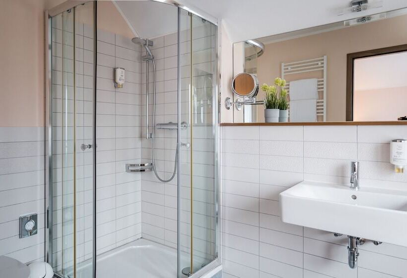 Point Hotel Apartments & Rooms