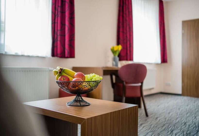 Point Hotel Apartments & Rooms