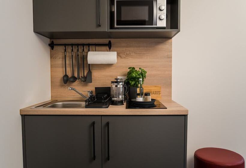 Point Hotel Apartments & Rooms