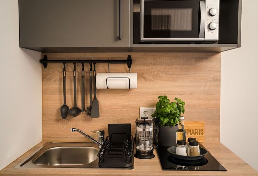 Point Hotel Apartments & Rooms