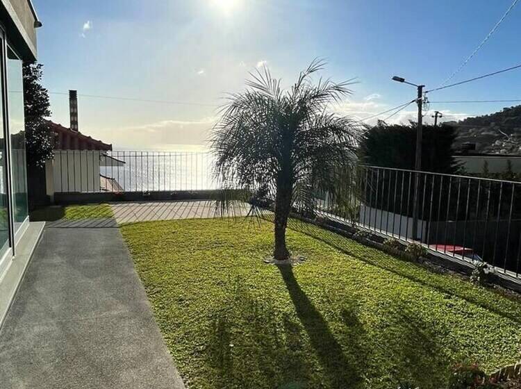 إقامة Beautiful 3 Bed House In Arco Da Calheta