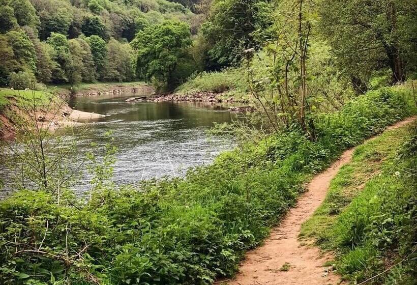 Резиденция Beautiful 4 Bed House In Monmouth