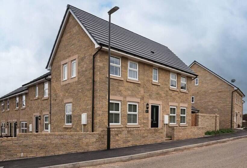 اقامتگاه Brand New Stylish 3 Bed Mountain Views Buxton