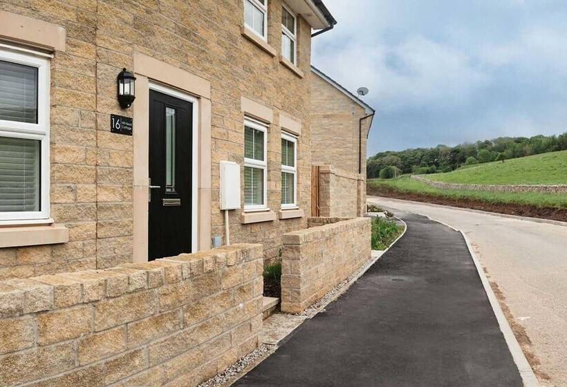 اقامتگاه Brand New Stylish 3 Bed Mountain Views Buxton