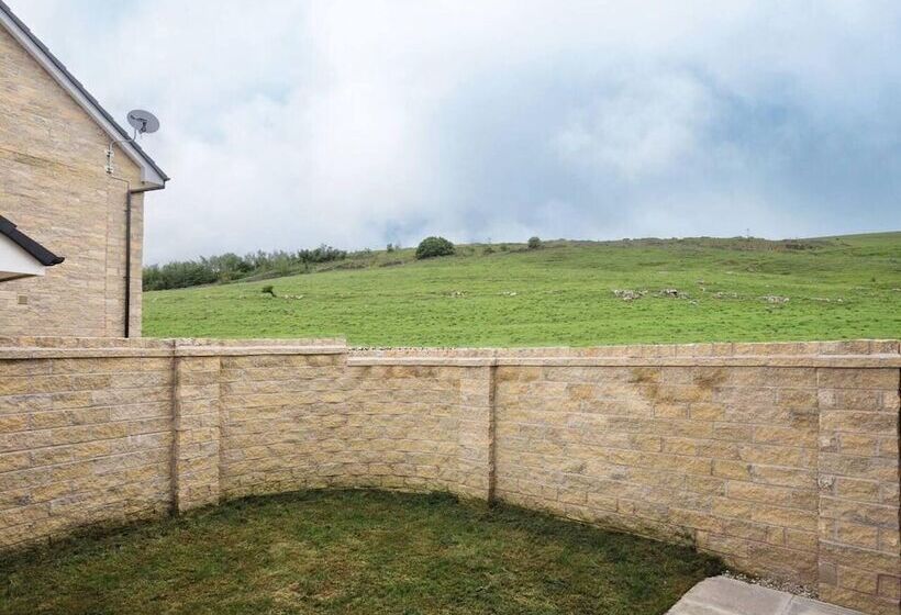 اقامتگاه Brand New Stylish 3 Bed Mountain Views Buxton