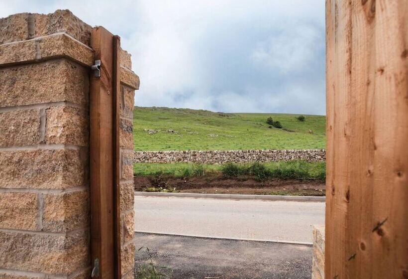 اقامتگاه Brand New Stylish 3 Bed Mountain Views Buxton