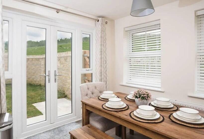 اقامتگاه Brand New Stylish 3 Bed Mountain Views Buxton