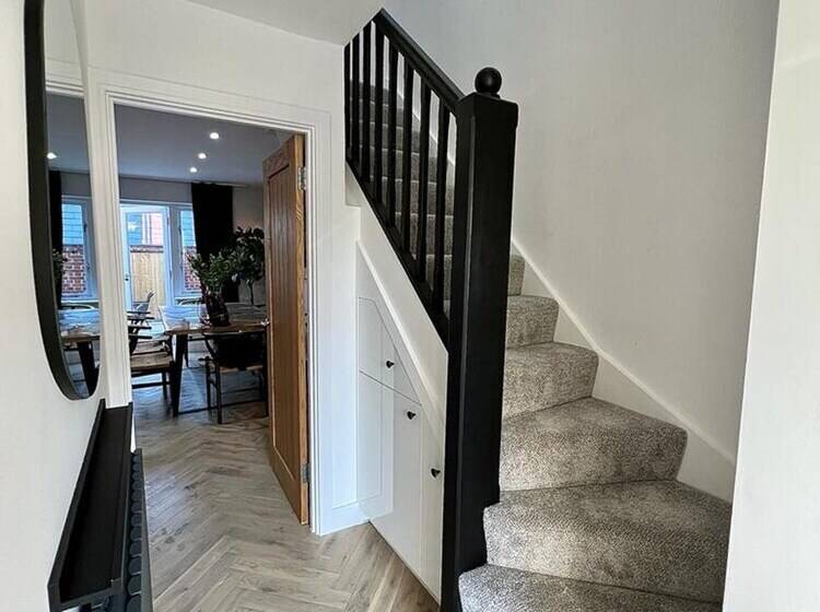 레지던스 Charming 3 Bed House With 1 Parking Space