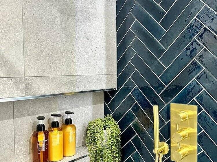 레지던스 Charming 3 Bed House With 1 Parking Space