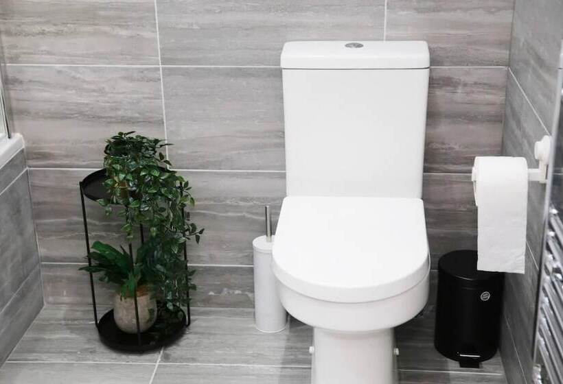 إقامة Deluxe 4 Bed House Close2 Wembley Stadium