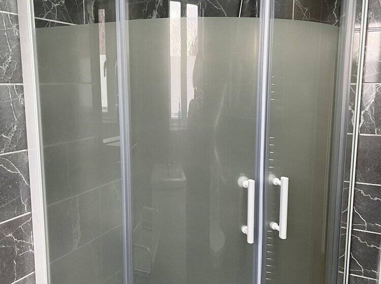 إقامة Entire Captivating 2 Bed House In Manchester