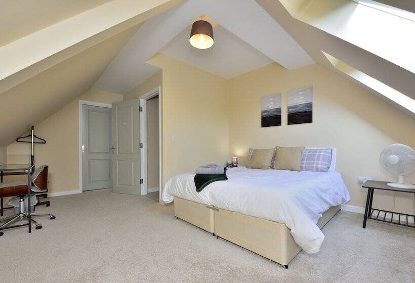 Резиденция Charming 4 Bed House In Winchester,free Parking