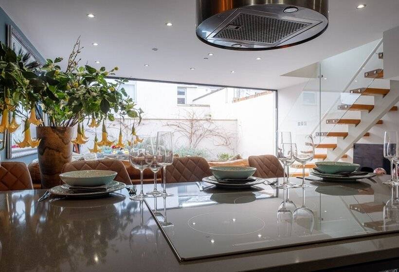 דירת נופש Luxury 2 Bed House In Cheltenham