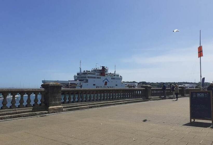 レジデンス Marinaa Inn, Welcome Home