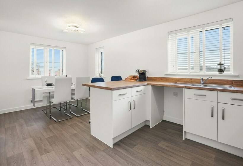 레지던스 New Luxury 3 Bed House In Oulton Broad Lowestoft