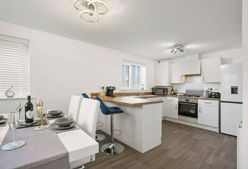 레지던스 New Luxury 3 Bed House In Oulton Broad Lowestoft