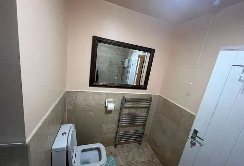 レジデンス Remarkable 3 Bed House In Westcliff On Sea