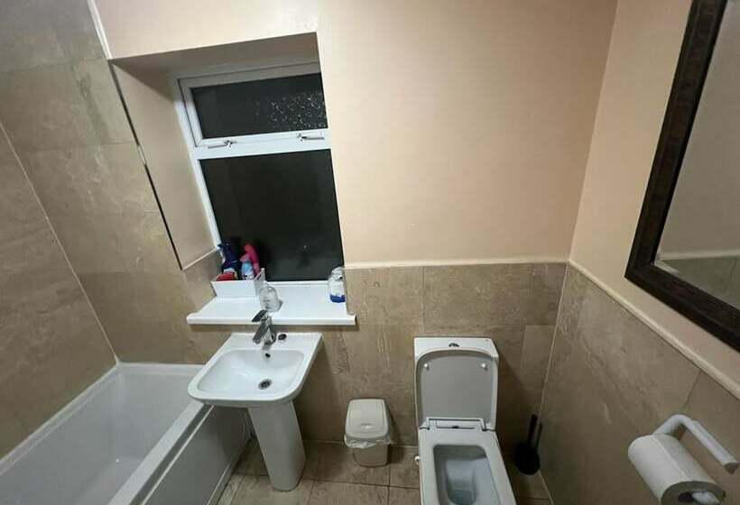 レジデンス Remarkable 3 Bed House In Westcliff On Sea