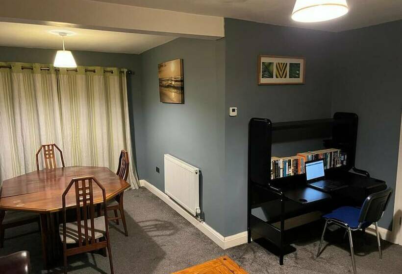 レジデンス Remarkable 3 Bed House In Westcliff On Sea