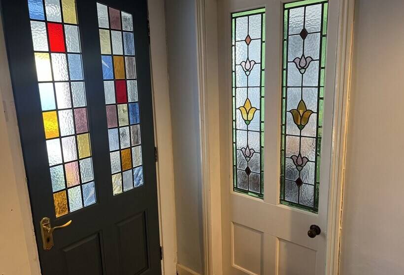 إقامة Traditional Cottage  Beams, Log Burner & Sea Views