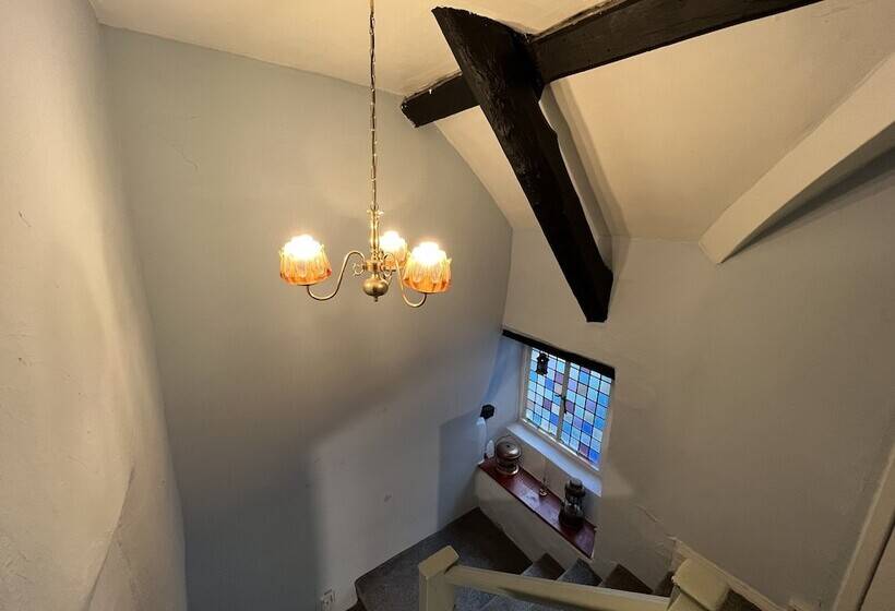 إقامة Traditional Cottage  Beams, Log Burner & Sea Views