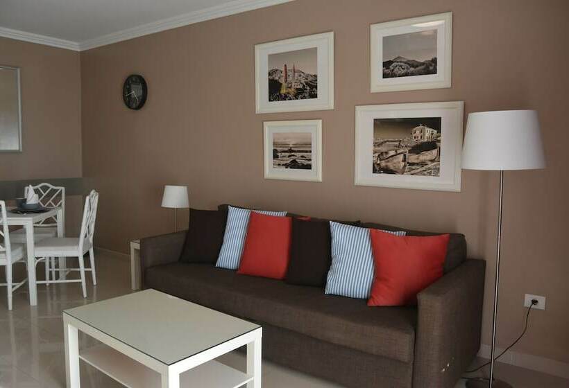 Residencial La Quinta Park Suites