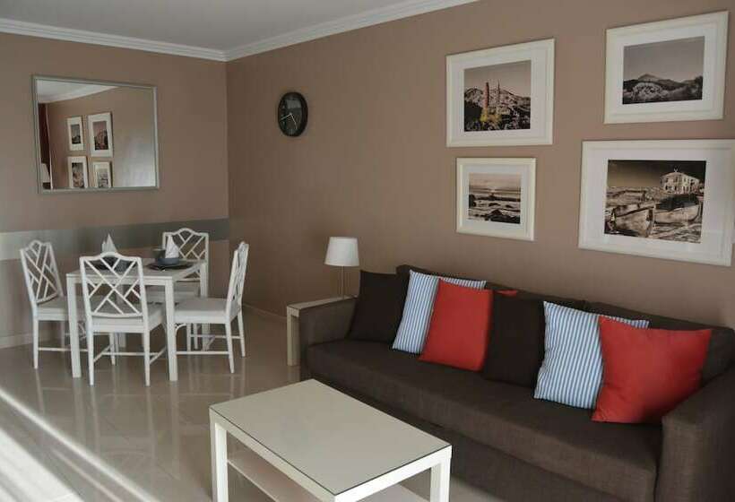 Residencial La Quinta Park Suites