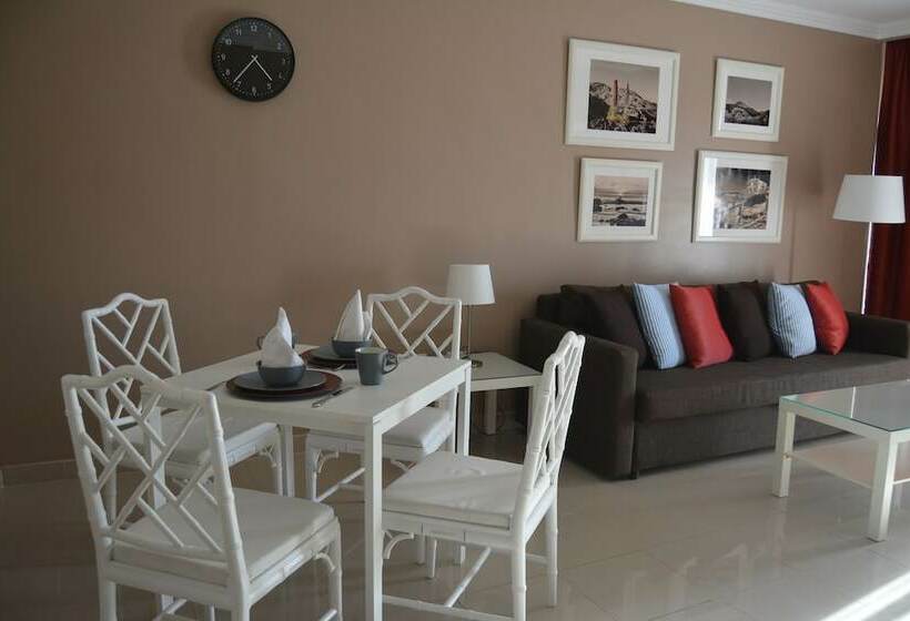 Residencial La Quinta Park Suites