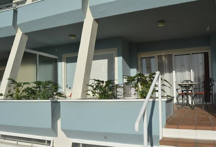 Residencial La Quinta Park Suites