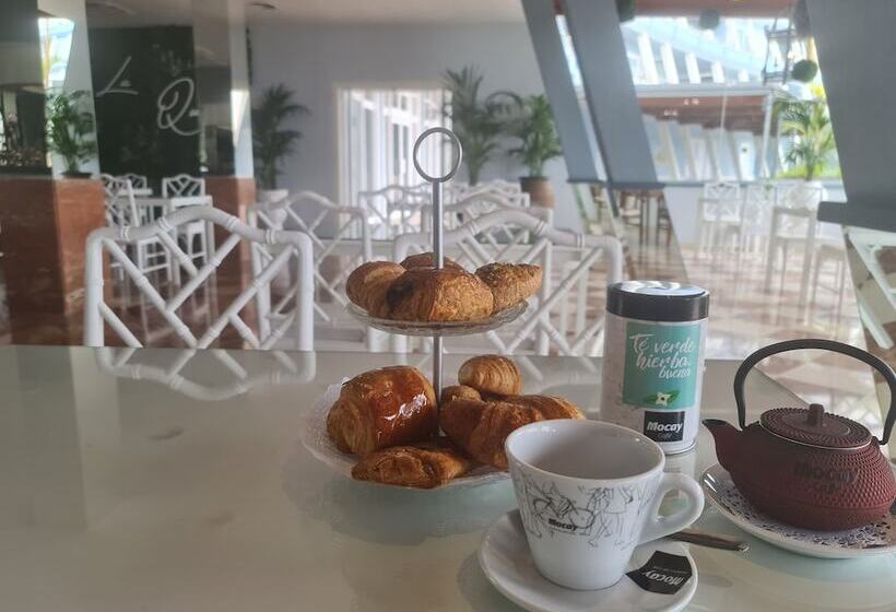 Residencial La Quinta Park Suites